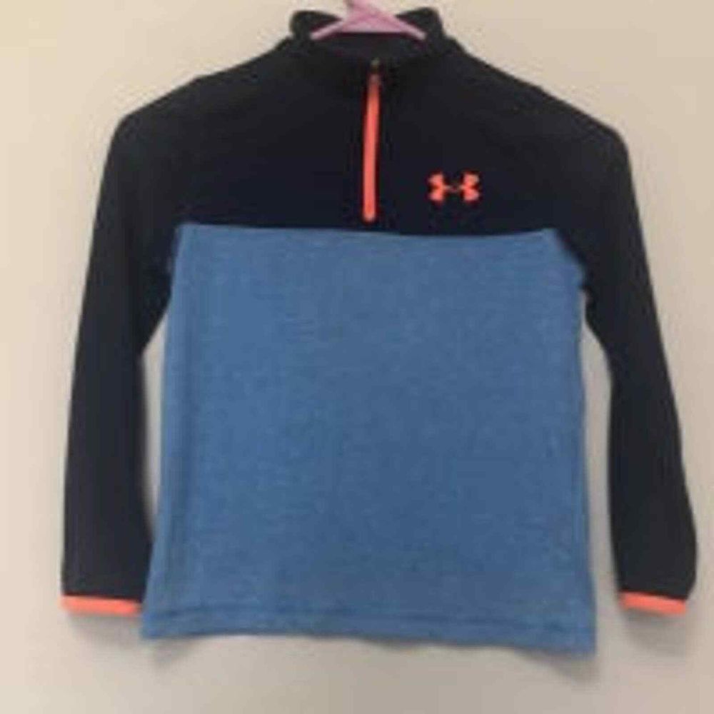 Under Armour Quarter Zip Kids Pullover. Size Youth Small EUC‎